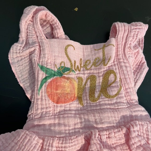 One sweet peach ruffle bubble 6-12m - Picture 2 of 6
